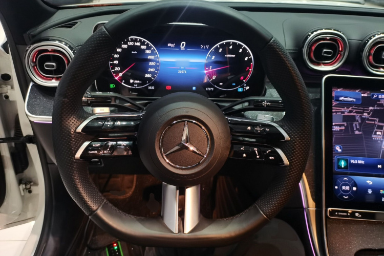 奔驰C级 2023款 C 260 L 运动版中控内饰13