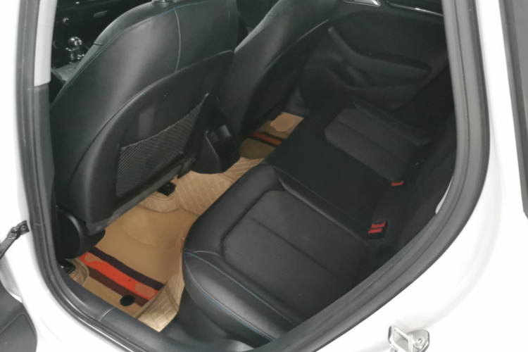 奥迪A3 2018款 30周年年型 Sportback 35 TFSI 时尚型中控内饰21