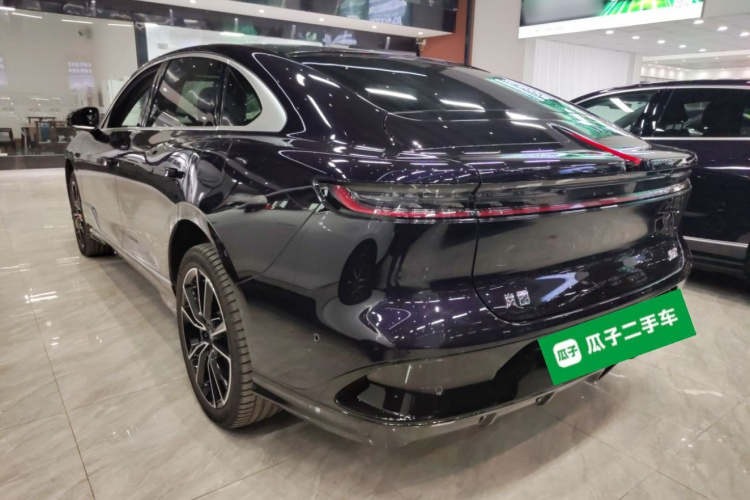 岚图汽车 岚图追光 2024款 PHEV 四驱超长续航旗舰版车身外观4