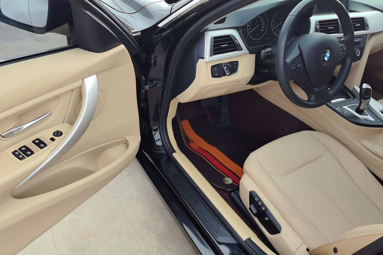 宝马3系 2014款 320Li 时尚型中控内饰7002