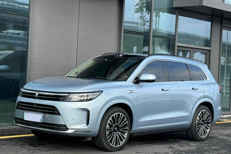 鸿蒙智行 问界M7 2024款 1.5T 智驾四驱Max版 6座车身外观1