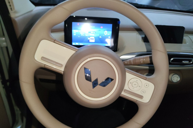 五菱汽车 宏光MINIEV 2025款 四门版 进阶款中控内饰13