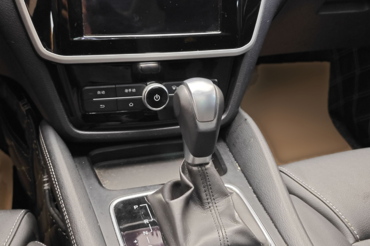 比亚迪 宋MAX 2017款 1.5T 自动智联精英型 7座局部细节18