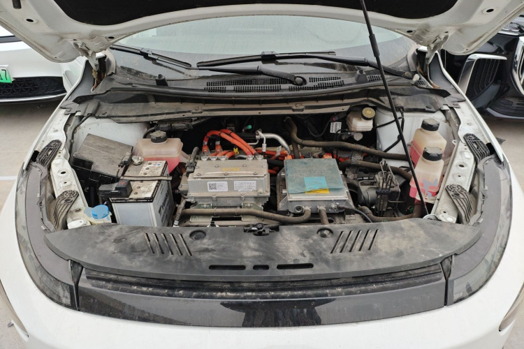 小鹏G3 2022款 G3i 460G机舱底盘24