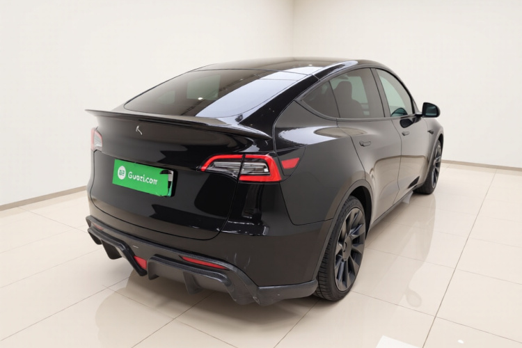 特斯拉 Model Y 2022款 后轮驱动版车身外观7