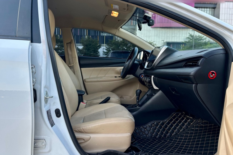 丰田 YARiS L 致享 2019款 1.5E CVT魅动版 国VI中控内饰7004