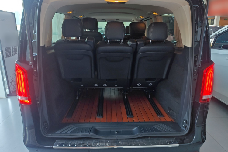 奔驰 威霆 2018款 2.0T 商务版 国VI局部细节23