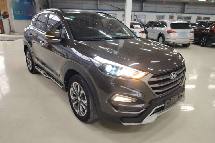 现代 途胜 2015款 1.6T 双离合两驱智能型车身外观3