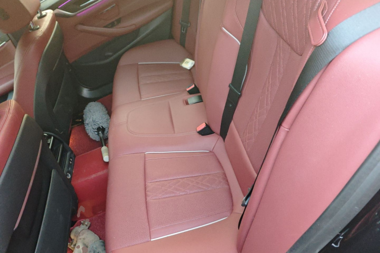 宝马5系新能源 2022款 535Le M运动套装中控内饰21