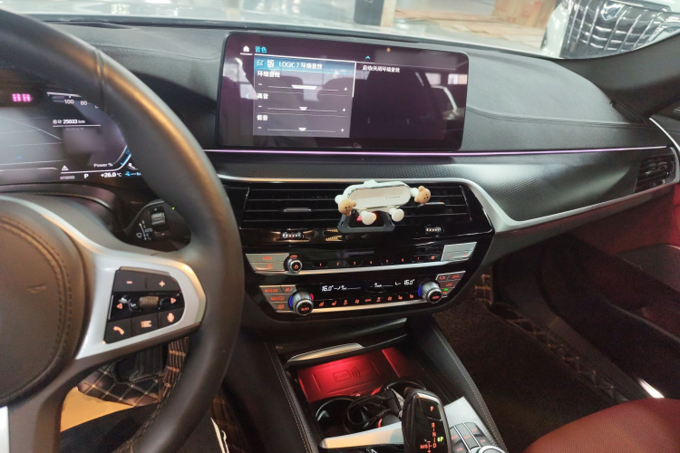 宝马5系新能源 2022款 改款二 535Le 先锋版M运动套装中控内饰12
