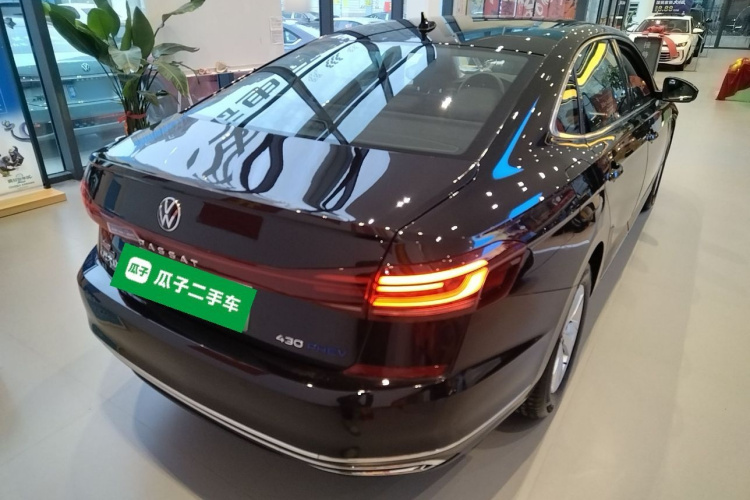 大众 帕萨特新能源 2025款 430PHEV 混动商务版车身外观7