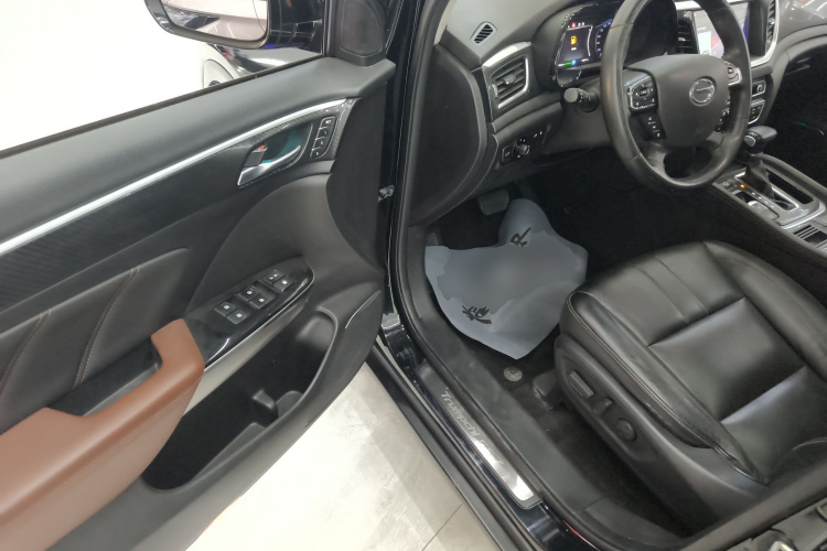 广汽传祺 传祺GS7 2017款 320T 两驱豪华智联型中控内饰7003