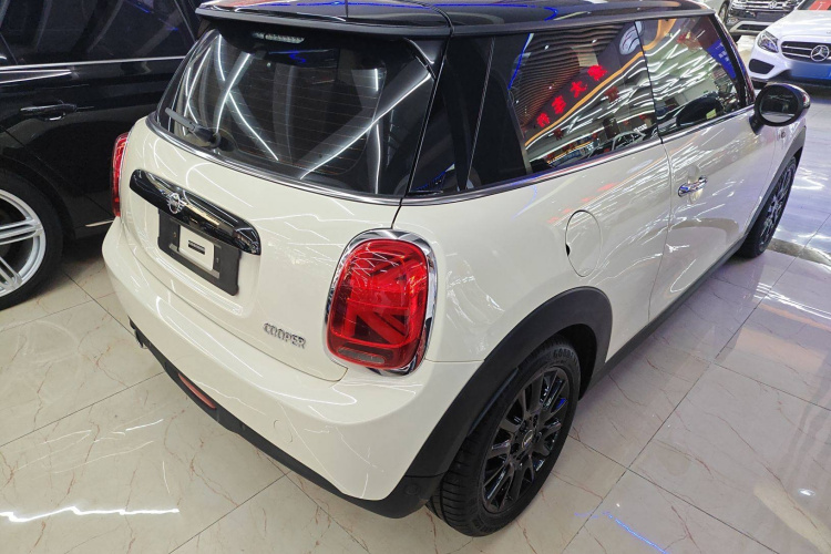 MINI 2019款 1.5T COOPER 经典派车身外观6005