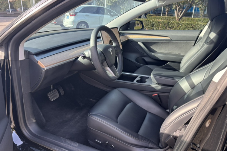 特斯拉 Model 3 2022款 后轮驱动版中控内饰7007