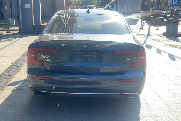 沃尔沃S60 2022款 B4 智逸豪华版车身外观6006