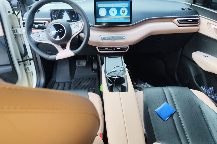 比亚迪 海鸥 2025款 智驾版 305km 活力版中控内饰12