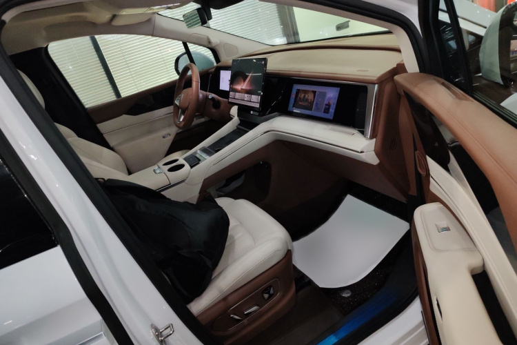 比亚迪 夏 2025款 DM-i 1.5T 180km 卓越型局部细节41