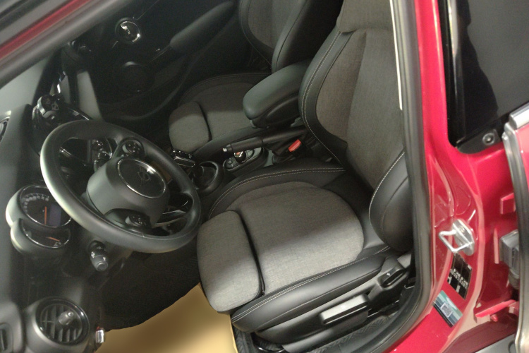 MINI 2019款 1.5T COOPER 经典派 五门版局部细节19