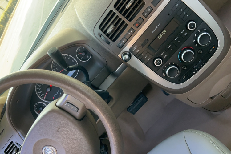 别克GL8 2014款 2.4L 经典版局部细节18