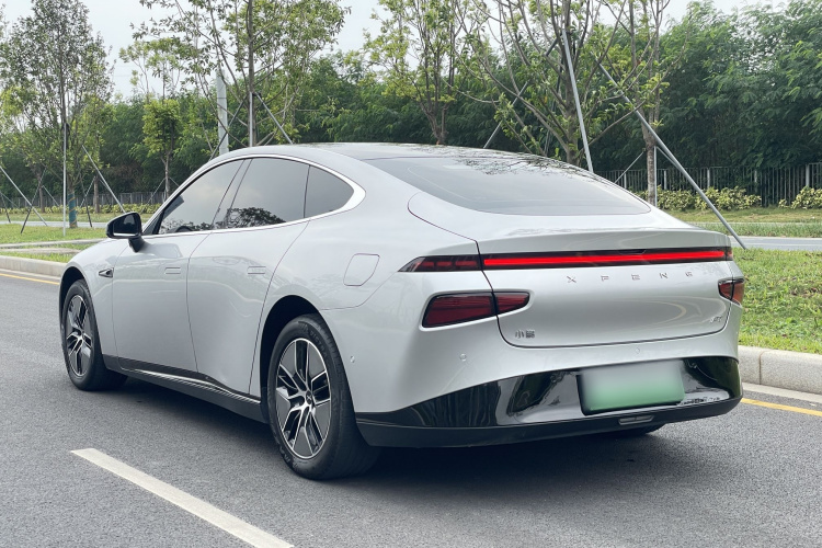 小鹏P7 2023款 P7i 702 Pro车身外观6005