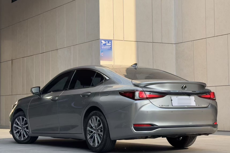 雷克萨斯ES 2022款 300h 卓越版车身外观6002