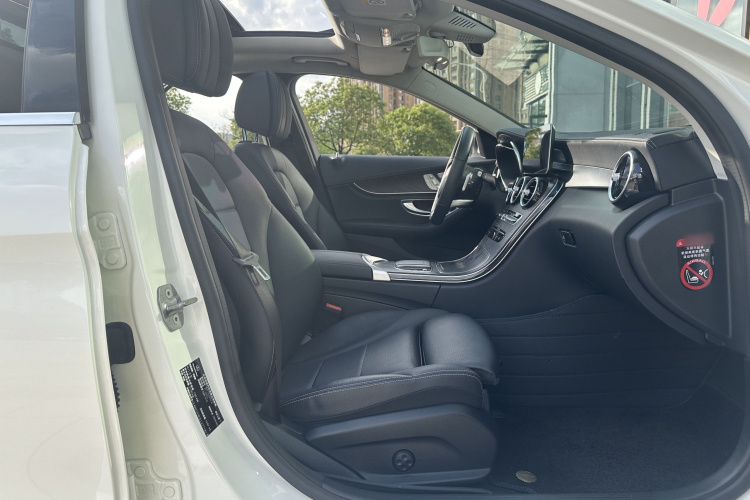 奔驰C级 2020款 C 260 L 运动版中控内饰7005