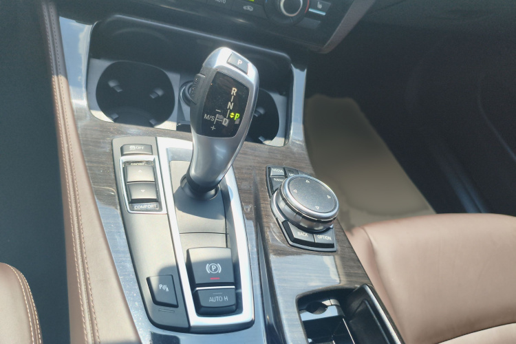 宝马5系 2017款 525Li 豪华设计套装局部细节18