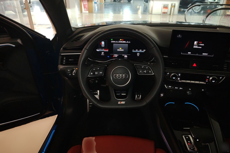 奥迪S4 2023款 S4 3.0TFSI中控内饰13