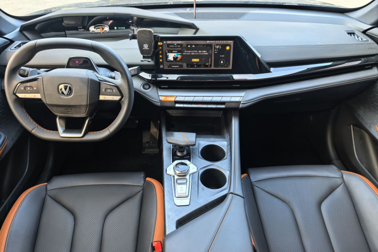长安UNI-V 2023款 1.5T 智慧领航型中控内饰7005