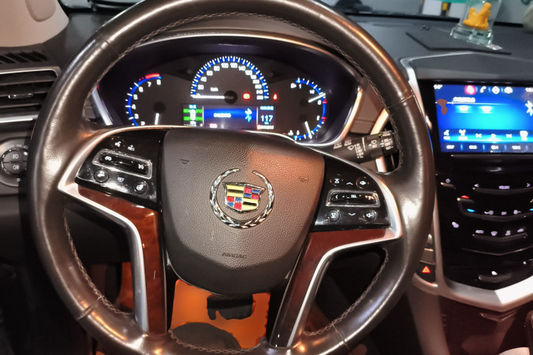 凯迪拉克SRX 2015款 3.0L 精英型中控内饰13