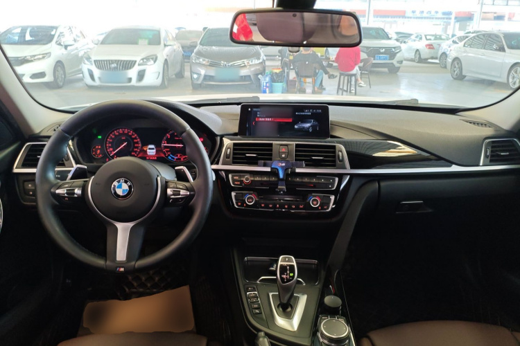 宝马3系 2019款 320Li M运动套装中控内饰12
