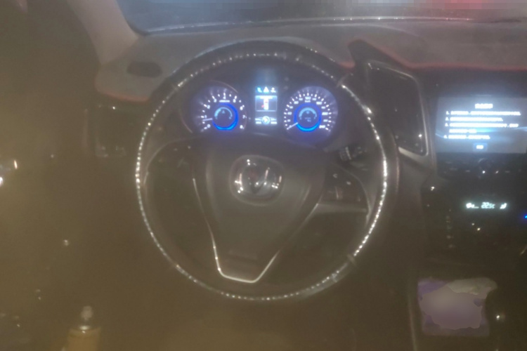 长安CS75 2016款 1.8T 自动精英型 国IV中控内饰13