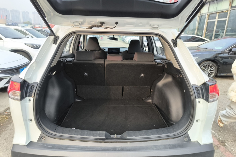 丰田 锋兰达 2023款 2.0L CVT精英版机舱底盘23