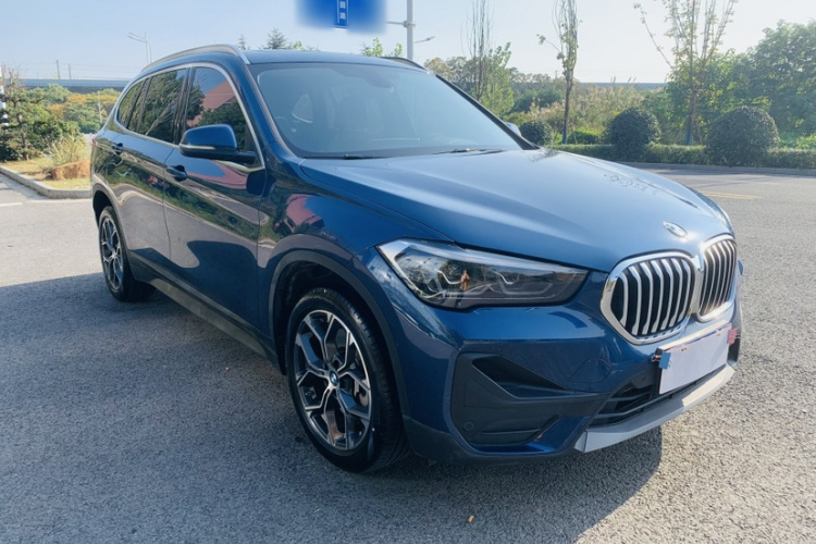 宝马X1 2022款 sDrive25Li 领先型车身外观6002