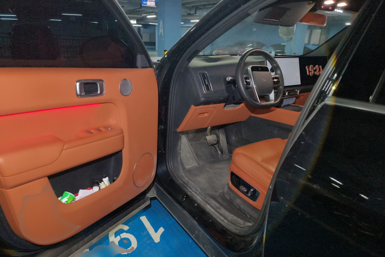 理想汽车 理想L7 2023款 Air中控内饰20