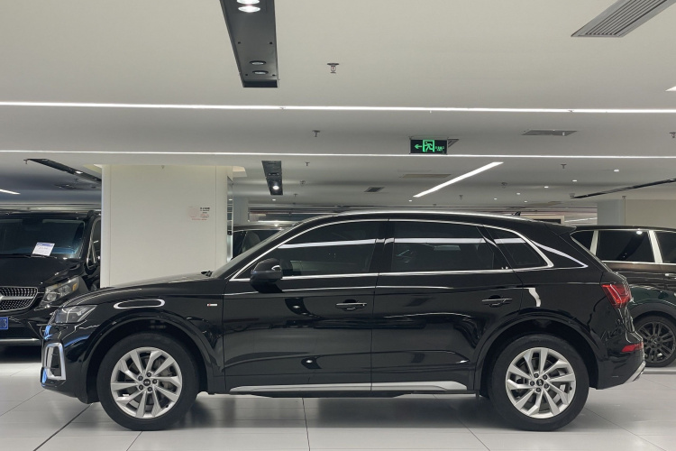 奥迪Q5L 2022款 改款 40T 豪华动感型车身外观6004