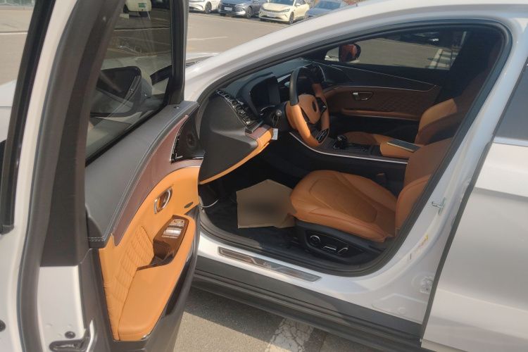 比亚迪 汉 2022款 DM-p 202KM 四驱旗舰型中控内饰7003