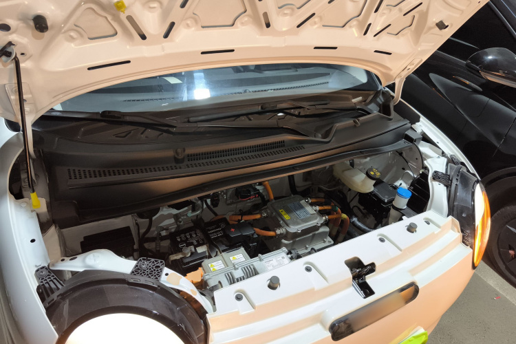 长安启源 长安Lumin 2022款 210km 香甜款机舱底盘24