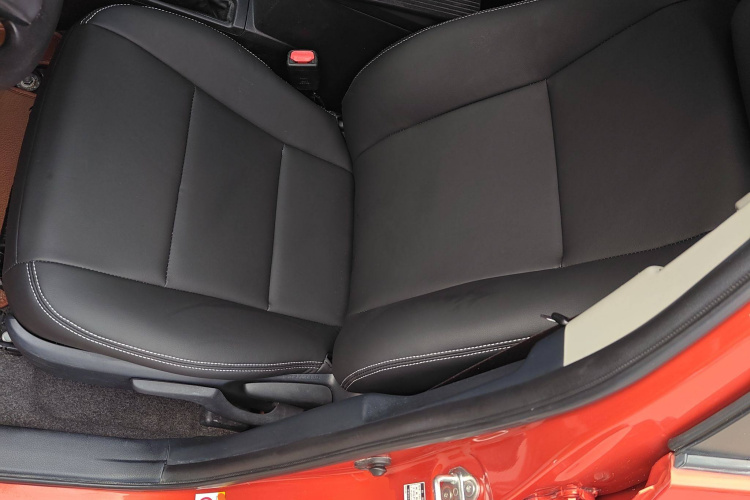 丰田 雷凌 2015款 1.6G CVT橙色限量版中控内饰19