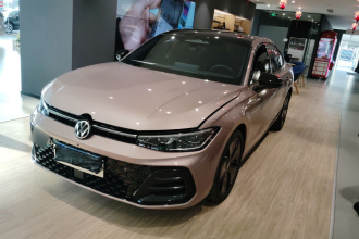 大众 帕萨特 2025款 Pro 380TSI 星空龙尊版