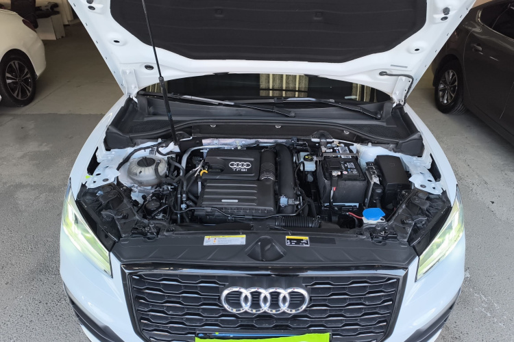 奥迪Q2L 2020款 35 TFSI 进取动感型机舱底盘24