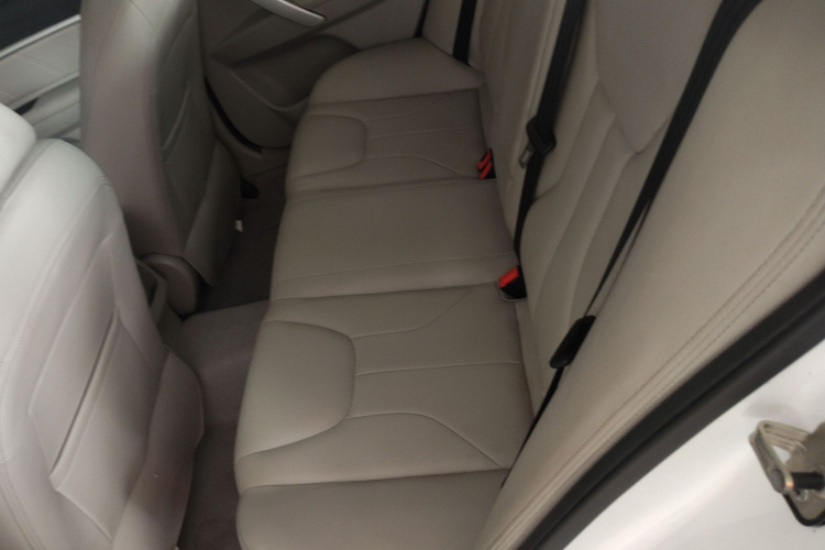 吉利汽车 帝豪 2016款 三厢 1.5L 手动豪华型中控内饰21