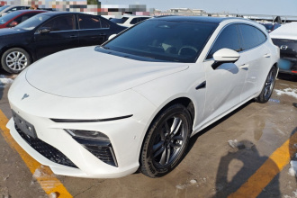 哪吒汽车 哪吒S猎装 2024款 增程300 标准版