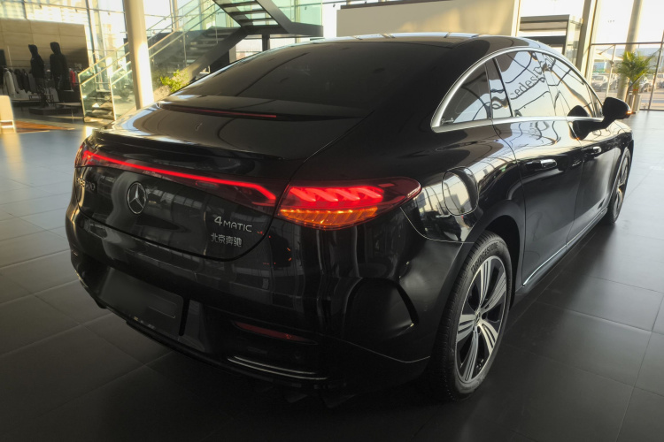 奔驰EQE 2025款 500 4MATIC 先锋版车身外观6005