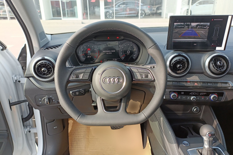 奥迪Q2L 2025款 35TFSI 时尚动感型中控内饰13
