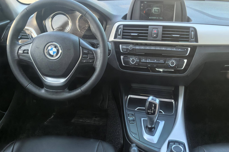 宝马1系(进口) 2018款 118i 领先型中控内饰7001