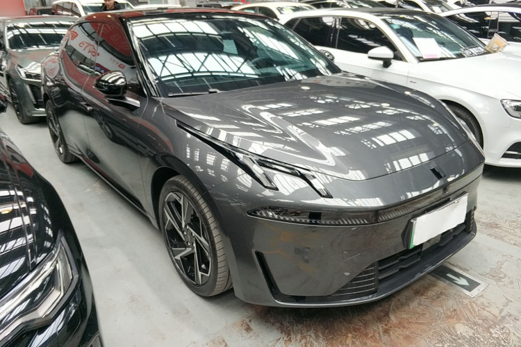 领克07 2024款 EM-P 126长续航 Halo车身外观3