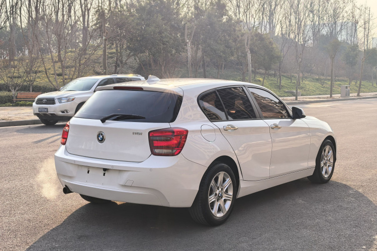 宝马1系(进口) 2013款 改款 116i 领先型车身外观7