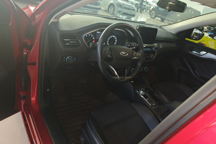 福特 福克斯 2020款 两厢 EcoBoost 180 自动锋潮型中控内饰7003