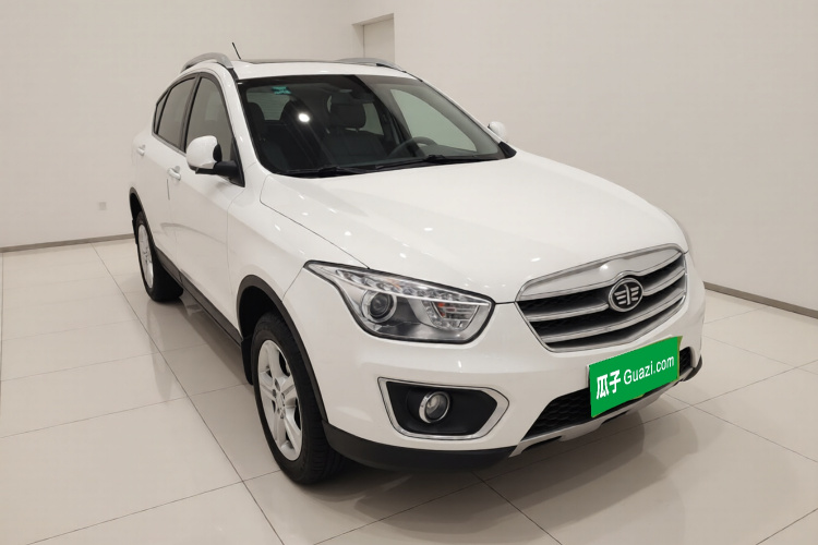 奔腾X80 2013款 2.0L 自动舒适型车身外观3